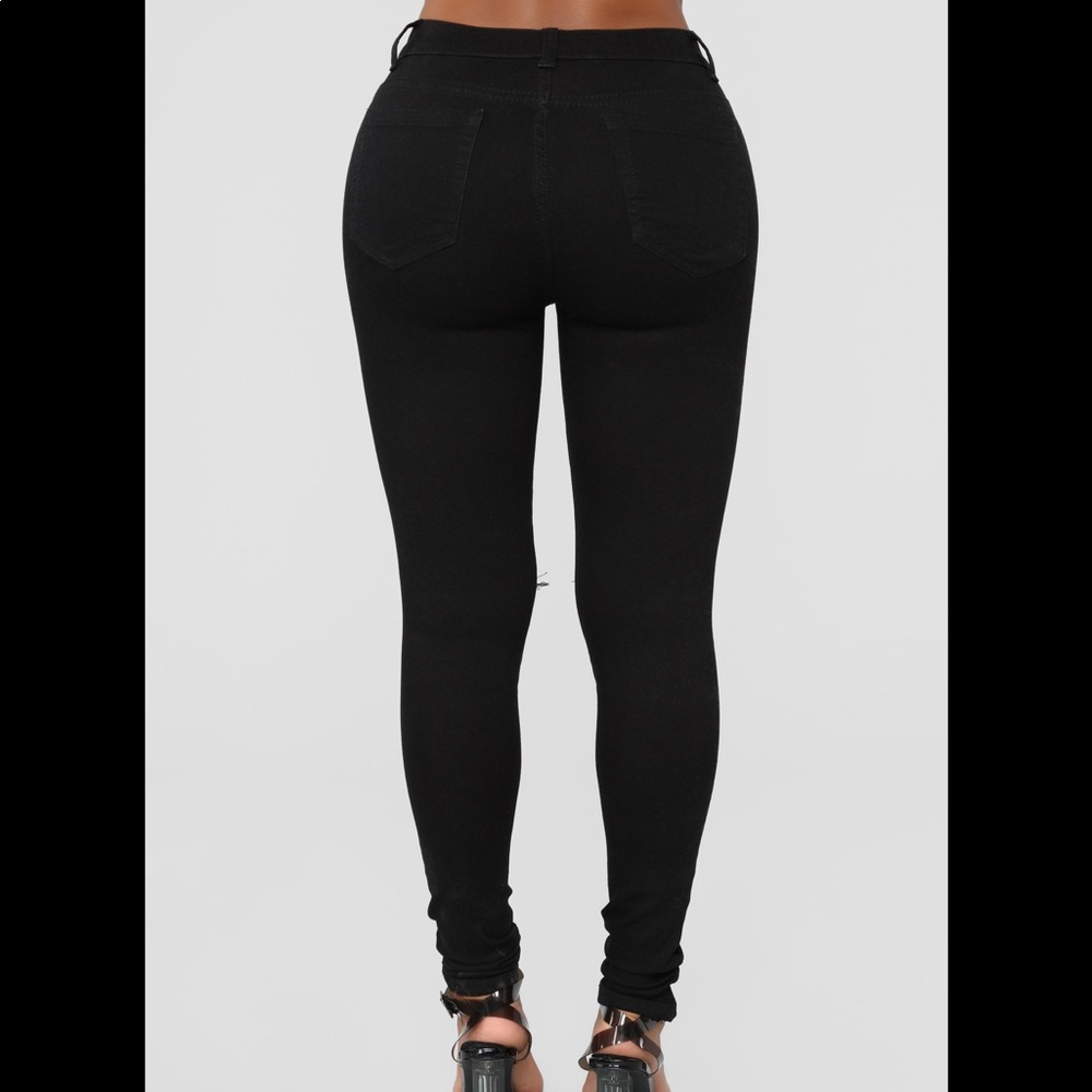 Sippin On Some Skinny Jeans - Black - Picture 2 of 5